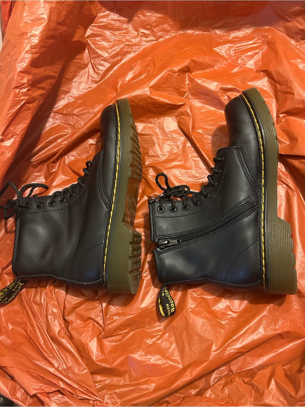 Dr. Martens Junior 1460 Softy T black leather combat boots size 34. (Us3) - Picture 3 of 15